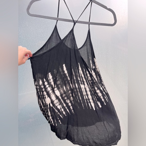 Thai  Tank - Picture 2 of 2